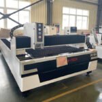 3000W Multifunctional Metal Fiber Laser Cutter Customizable 3015 Single Platform Automatic Yaskawa Servo Motor Supports BMP - 图片 3